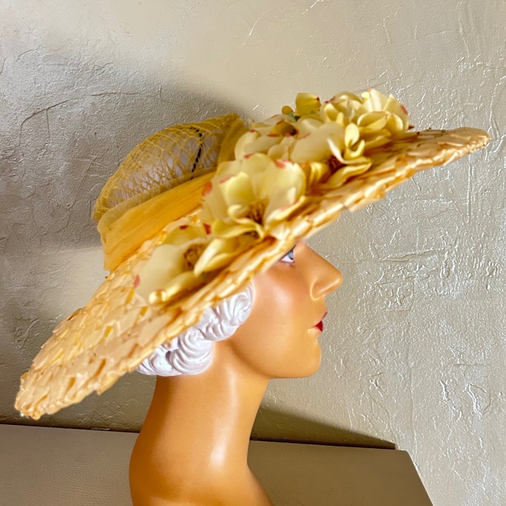 LAVISH DESIGNER 1950s' YELLOW STRAW WIDE BRIM HAT +  FABRIC FLOWERS